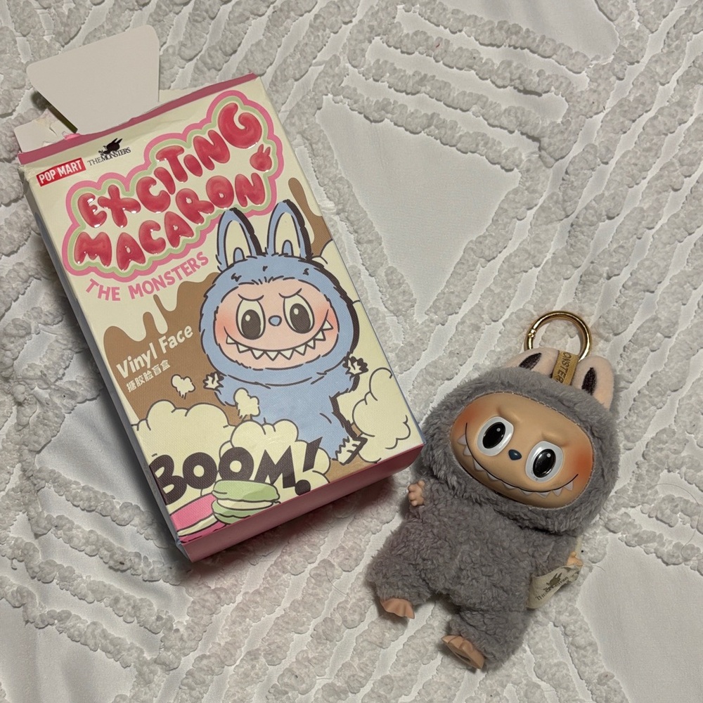 Pop Mart Gray Labubu Key Holder